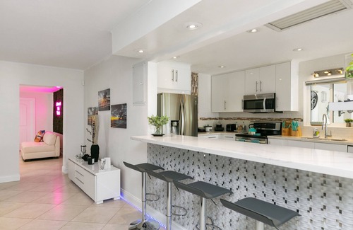 Poinsettia Heights House | Spacious Villa w/pool 1 mile from beach!