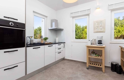 Veli Losinj Villa | Spacious Villa with swimming pool