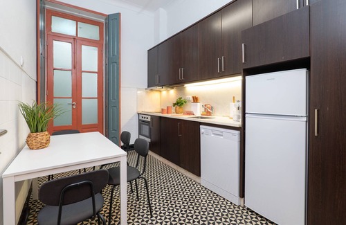 Cedofeita Villa | Spacious Vintage Porto House