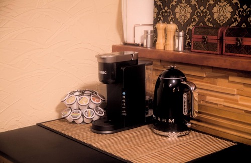 Calgary House | Spacious vintage styled basement apartment - private, Monterey Park, Calgary