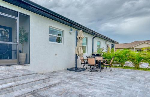 Pebble Beach House | Spacious Waterfront 6 Bedroom Duplex in lovely Rotonda West near oceans ,Golfing, Park Pool