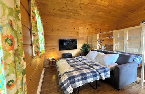 East Kootenay Hotel | Spacious Wood-Inspired Retreat | Sleeps 4 Comfortably