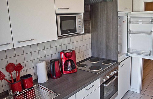 Gruna Apartment | Spaciously furnished vacation apartment with balcony