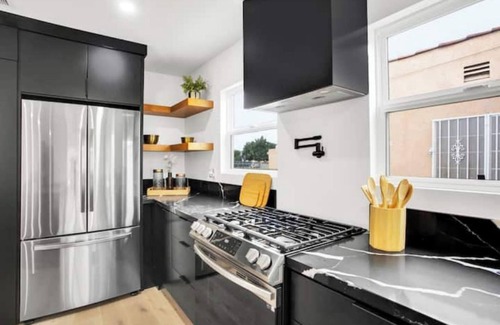 Park Mesa Heights House | Spanish Modern Revival close to it All, 15 min LAX