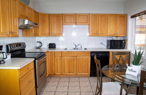 Okanagan-Similkameen Hotel | Spanish Villa Resort