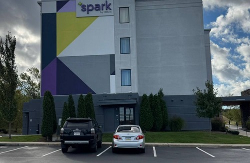 Erie Hotel | Spark by Hilton Erie