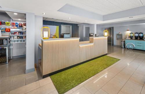 Waldorf Hotel | Spark by Hilton Waldorf