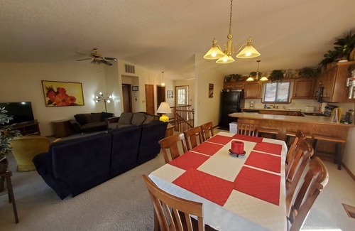 Lost Bridge Village House | Sparky's-Lakefront, Beautiful Shoreline- Close to Swim Pool & Marina!