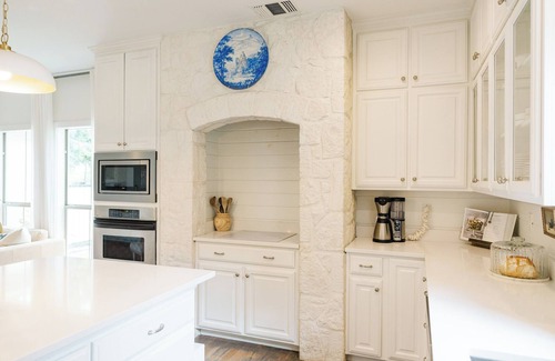 Hondo House | Sparrow Field Estate in Hondo, TX