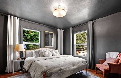 Green Lake House | Speakeasy | Walk to Lake | 2 Kitchens | Dogs Okay!