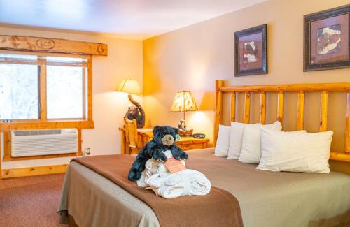 Savoy Hotel | Spearfish Canyon Lodge