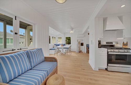 Laguna Beach Cottage | SPECIAL 9/21 - 9/23 225/NT DESIGNER COTTAGE - 3 MIN. WALK TO BEAUTIFUL BEACHES!