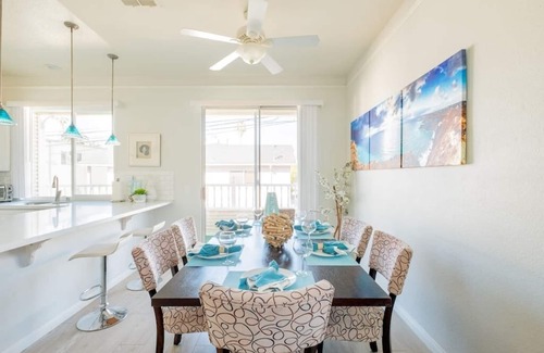 Crown Point House | SPECIAL! Luxury Family Townhome4, Walk to Beach, Garage, Crib