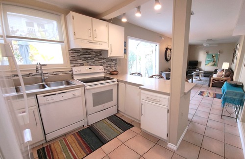 Truman Annex Condo | SPECIAL Nov/Dec 14: Large In/Outdoors, Sunny 2BR K/T, 1 Bath, Truman Anx, Pool