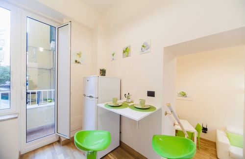 Vomero Apartment | SPECIAL OFFER! New, central and near metro "PIAZZA VANVITELLI" and funiculars