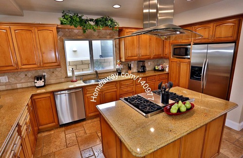 Huntington Beach House | Special rates for fire victims of the LA fires!n1 block to Main Street, pier,