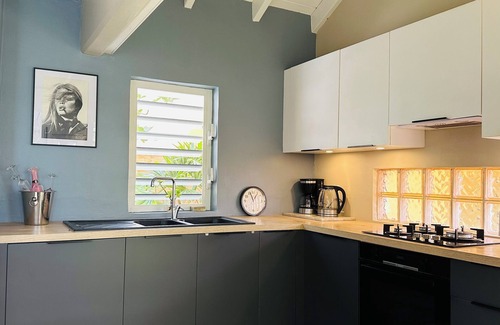 Cole Bay House | Spectacular 2 bedroom, 3 beds, newly renovated home.