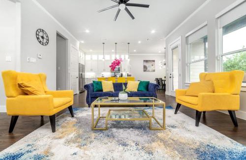 West Dallas House | Spectacular 4BRs Home in Downtown Dallas