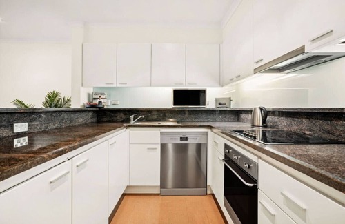 The Rocks Apartment | Spectacular Apartment with Harbour Bridge Views!