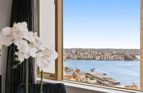 The Rocks Apartment | Spectacular Apartment with Harbour Bridge Views!