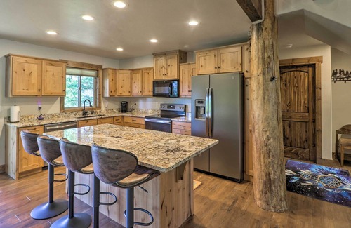 Bigfork Cabin | Spectacular Cabin: Views, Walk to Swan Lake!