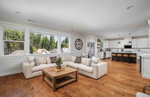Beaverton House | Spectacular Hillside Escape w/Valley Views, Game Room w/Pool Table and Foosball, Huge Deck/Patio