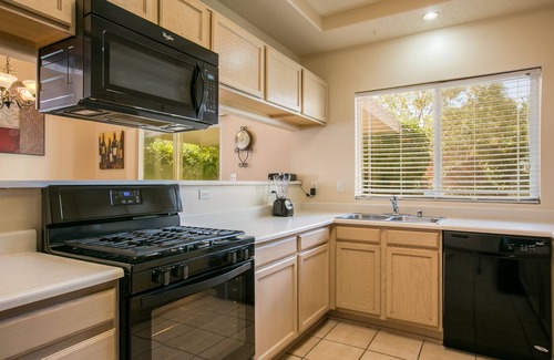 Northeast Heights House | Spectacular Home Northeast Heights- Casino, Golf, Hiking, I-25, Balloon Fiesta