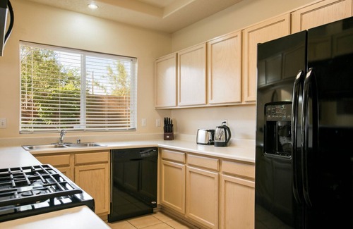 Northeast Heights House | Spectacular Home Northeast Heights- Casino, Golf, Hiking, I-25, Balloon Fiesta