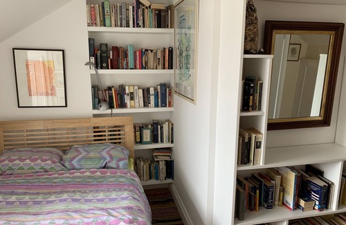 South Richmond House | Spectacular House with Landscaped Garden and Oil Paintings on Every Wall