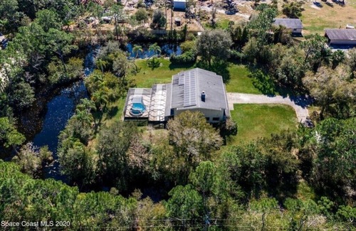 Interchange Square House | Spectacular Lodge (Pool, Spa, Pond, Acreage) Home in Beautiful Sunshine State