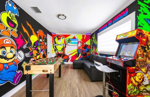 Westchester Villa | Spectacular Miami - 5 Bedrooms, Heated Pool, Game Room, Minigolf, BBQ