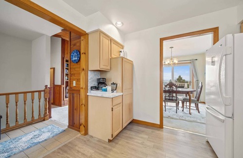 Marlboro House | Spectacular Ocean View/Spacious 3BR/Firepit/Decks