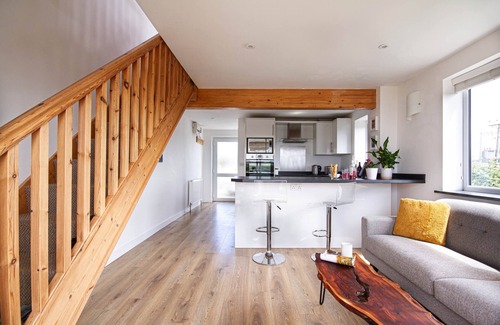 Porthtowan Apartment | Spectacular one bedroom apartment , incredible coastal views, walk to the beach