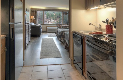 Purgatory Cabin | Spectacular Palisade Panorama (#414) | Near Ski - Golf - AC/Pool/Hot Tub