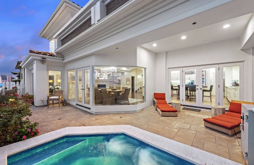 South Laguna House | Spectacular panoramic ocean views and beautifully furnished!