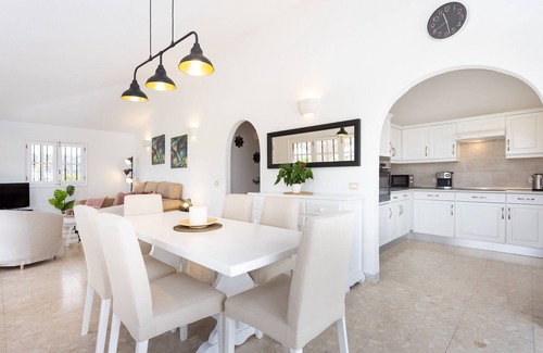 Complejo turistico Amarilla Golf Villa | SPECTACULAR SEA VIEW 3 BEDROOMED HOLIDAY HOME WITH HEATED POOL