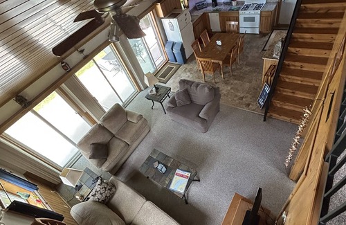 Luxemburg House | Spectacular sunsets and walleye fishing