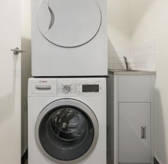Southbank Apartment | Spectacular Three Bedroom Suite