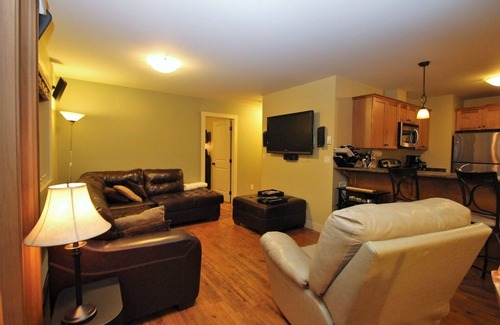 Golden Condo | Spectacular Top Floor 2 Br W/Hot Tub and Panoramic View