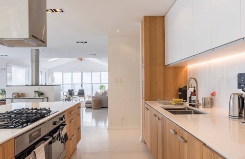 Otford House | Spectacular Vews at Seacliff