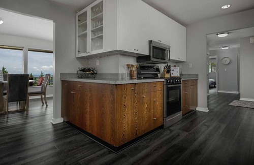 Kings Heights House | Spectacular Views, Single Level w/Huge Deck & BBQ, Pet Friendly, Next to Forest Park Hiking Trails