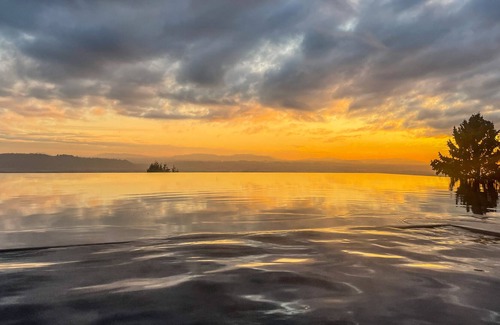 Washougal House | Spectacular Views With Infinity Pool