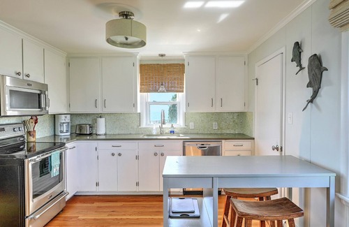 Bonnet Shores House | Spectacular water views of Beaver Tail and Jamestown Bridge