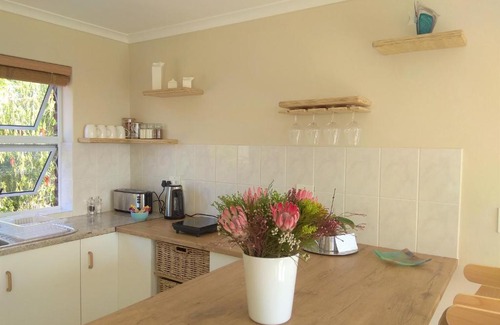 Muizenberg Apartment | Spectrum of views near Muizenberg