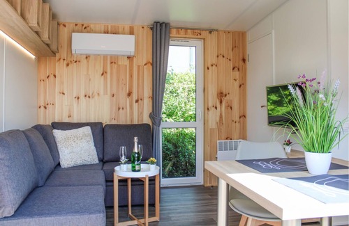 Wemding House | Spend a wonderful vacation in the Tiny Haus at the Camping Park Wemding.