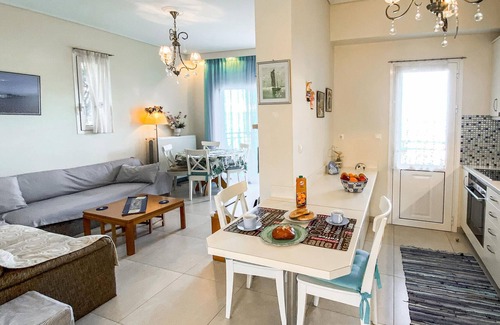 Kato Diminio House | Spend an unforgettable vacation in this attractive vacation home with sea view!