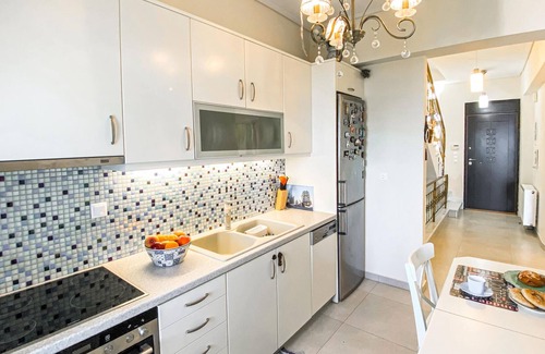 Kato Diminio House | Spend an unforgettable vacation in this attractive vacation home with sea view!