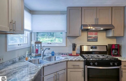 Mayfield House | Spider Lake Cottage near Traverse City