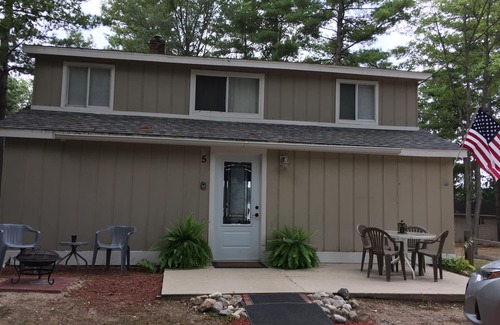 Mayfield House | Spider Lake, lakefront "Up North" cabin, Traverse City, MI