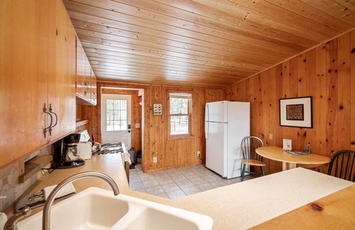 Mayfield Cabin | Spider Lake Oasis | Beach | Fire Pit | Dock | Private | Fishing